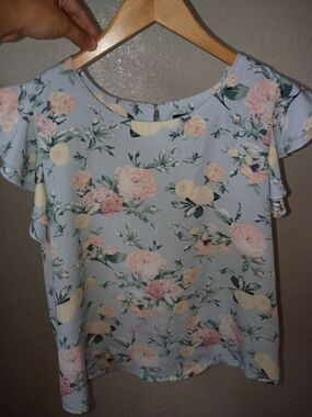 Floral Flutter Sleeve Women’s Top - Light Blue